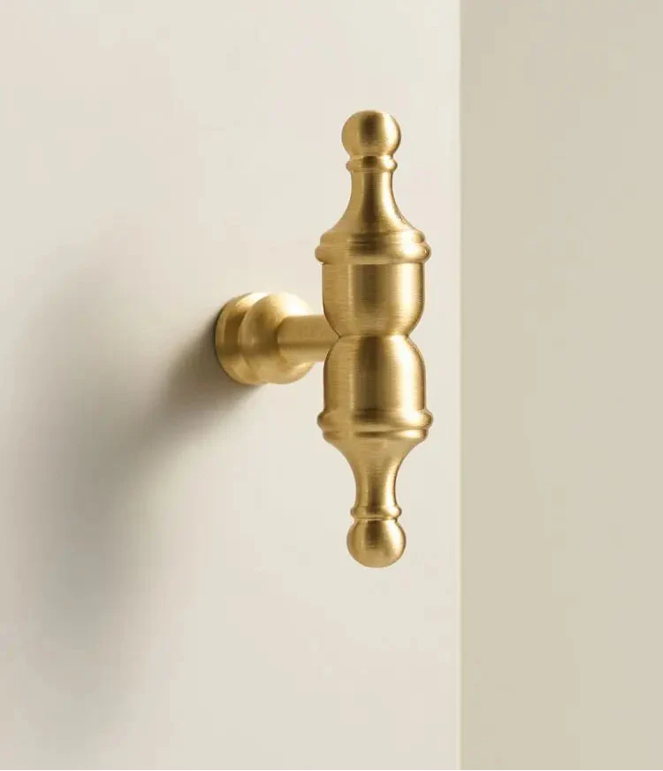 Bouton de Meuble Ancien en Laiton Doré Brossé