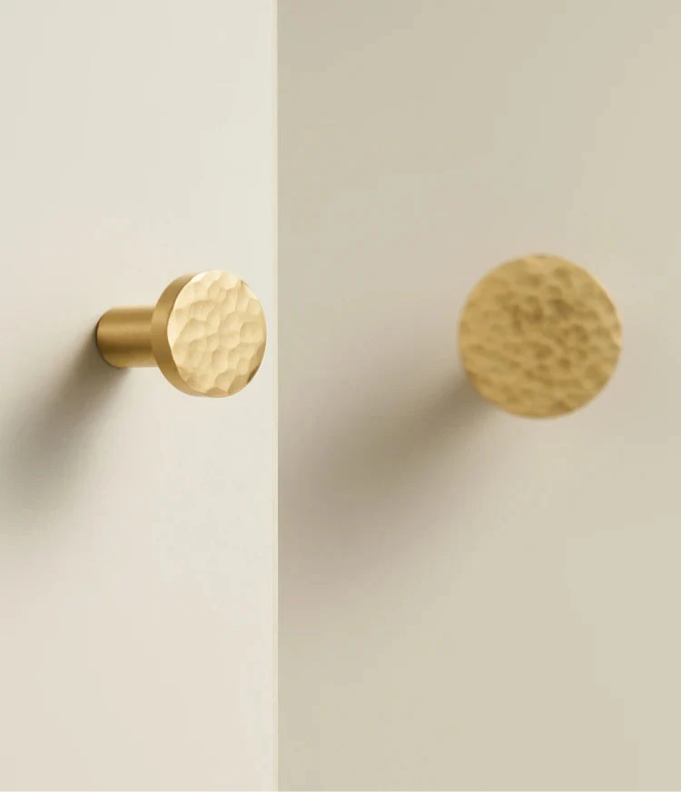 Bouton de Meuble Martelée en Laiton Finition Or Brossé