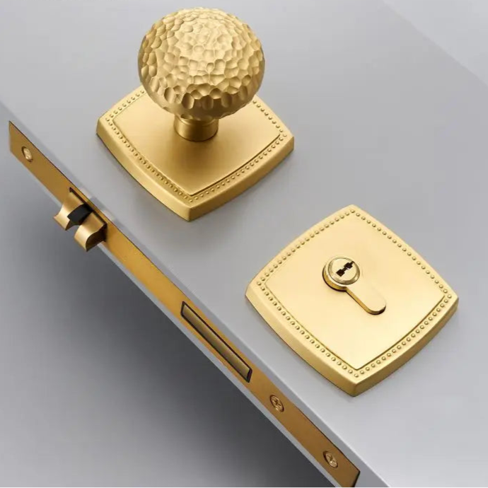 Poignée de porte dorée rosace carrée – avec serrure, vintage