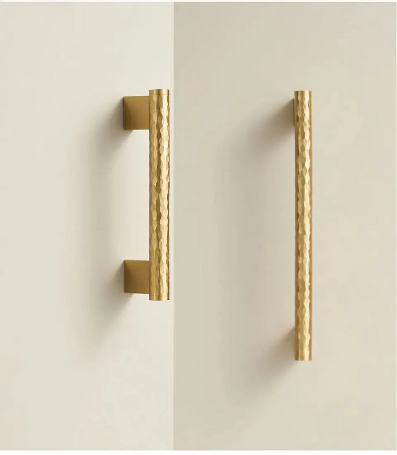 Poignée de Meuble Martelée en Laiton Doré Finition Luxe