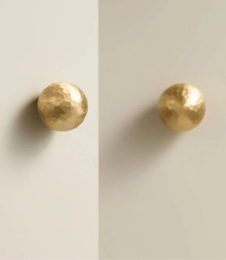 Bouton de Meuble Sphérique Martelée Or Brossé