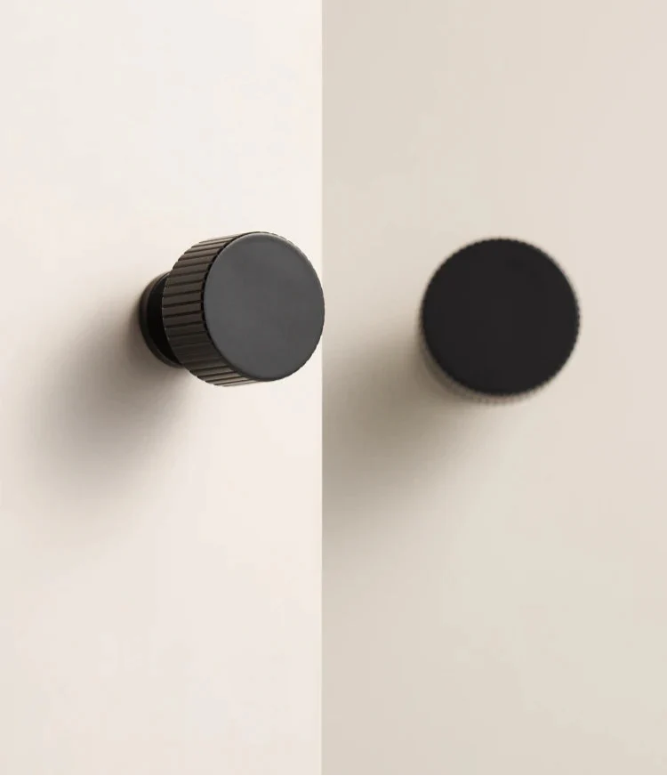 Bouton de Meuble Cylindrique Strié Noir en Laiton, 28 ou 35 mm