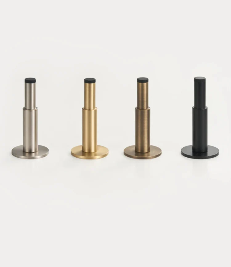 Butée de Porte Design Lisse en Laiton Brossé 100mm