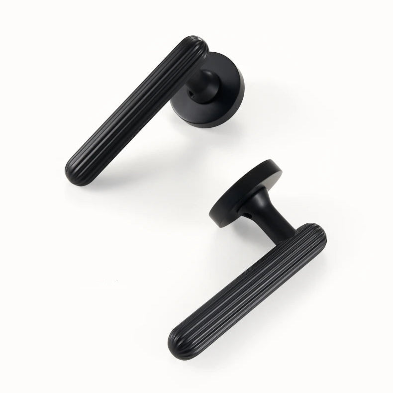Poignée de porte noire en laiton sans serrure – Design rainuré sur rosace