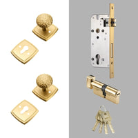 Bouton de Porte Martelé Doré sur Rosace Carrée avec Serrure et Clés