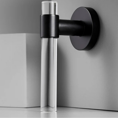 Poignée de porte design en laiton et acrylique transparent – Fixation sur rosace noire