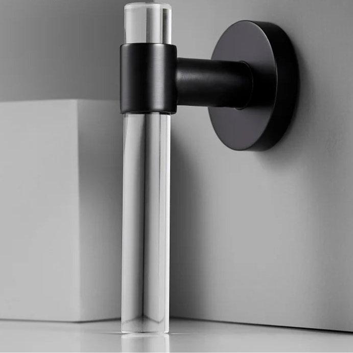 Poignée de porte design en laiton et acrylique transparent – Fixation sur rosace noire