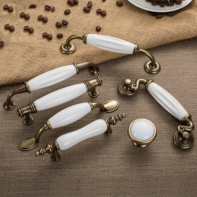 Poignée de Meuble Céramique Blanche et Bronze Vieilli, Entraxe 76 à 128 mm, Bouton Assorti, vue 3