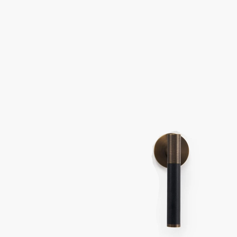 Poignée de porte décorative sans serrure – Laiton bronze et cuir noir – Design italien haut de gamme