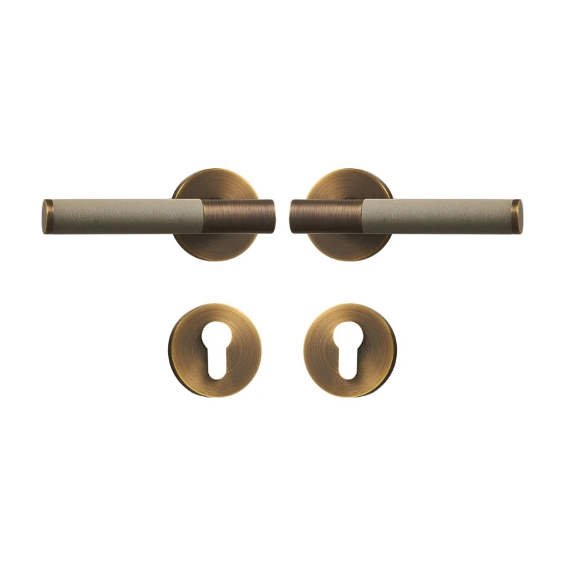 Poignée de porte intérieure sans serrure – Laiton bronze antique et cuir gris clair – Design italien haut de gamme