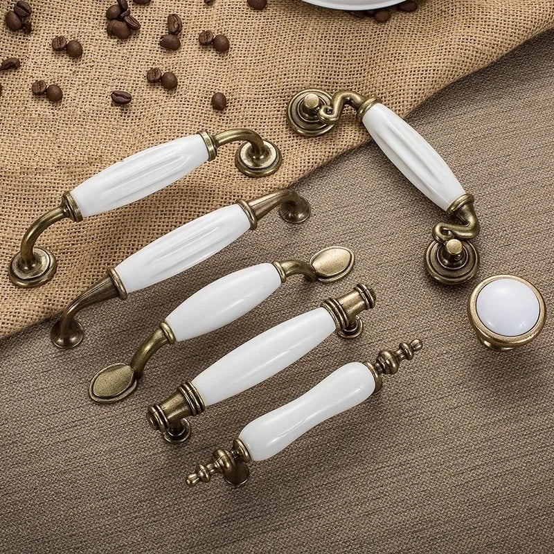 Poignée de Meuble Céramique Blanche et Bronze Vieilli, Entraxe 76 à 128 mm, Bouton Assorti, vue 2
