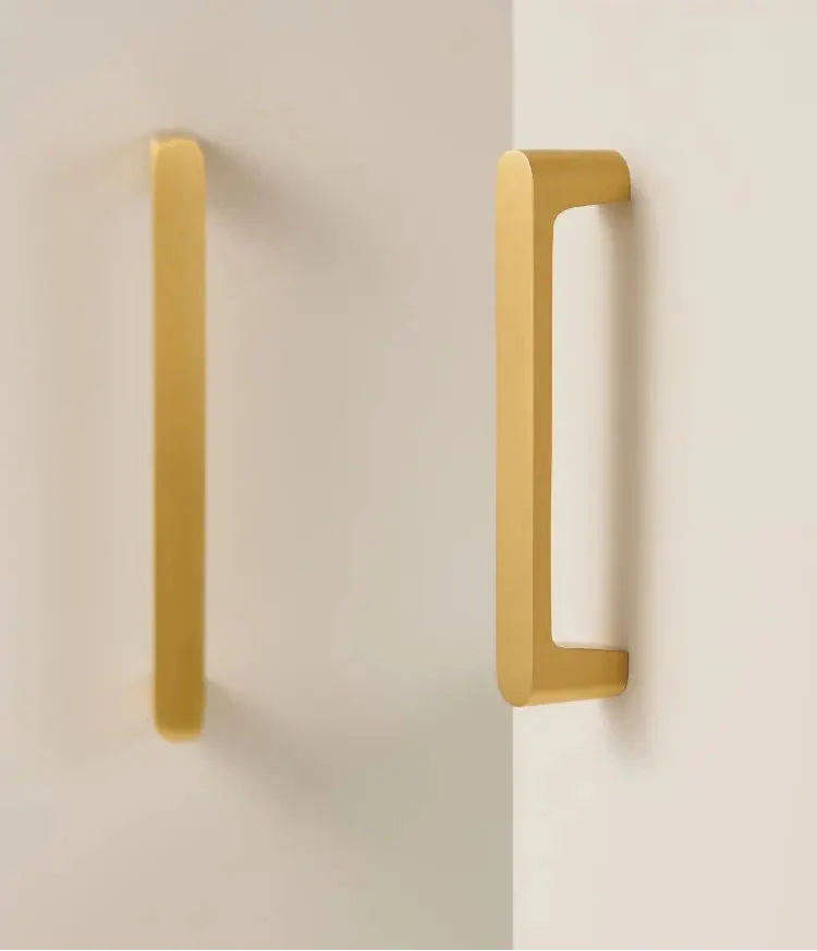 Poignée de Meuble Moderne en Laiton Brossé, Finition Or
