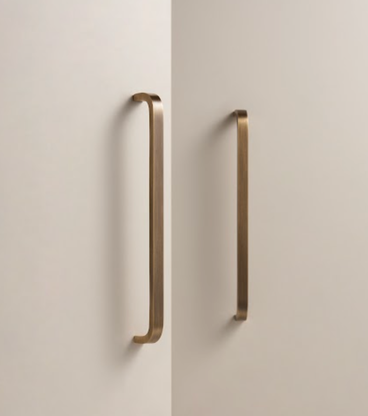 Poignée de Meuble Design Courbé en Laiton Bronze Brossé