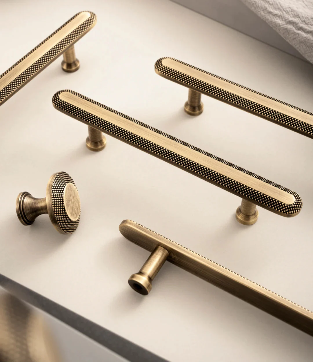 Poignée de Meuble en Laiton Effet Bronze pour Armoires et Tiroirs