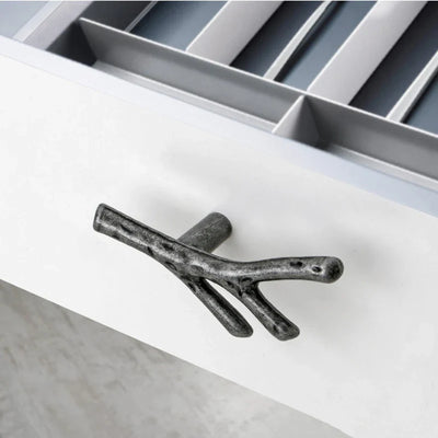 Poignée de Meuble Grise Forme Branche en Aluminium Vintage