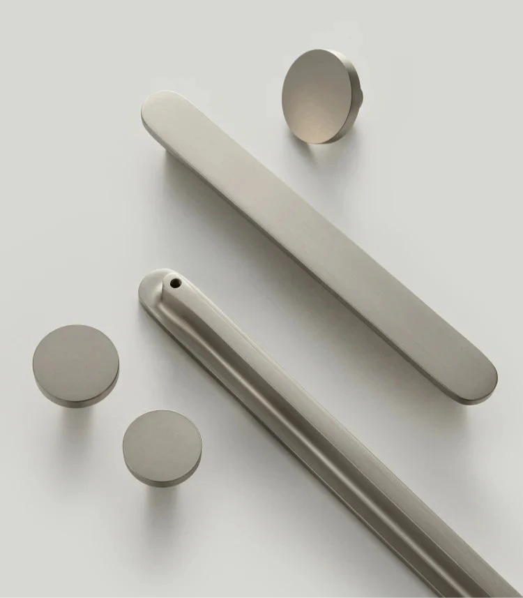 Poignée de Meuble Ultra Plate Argentée