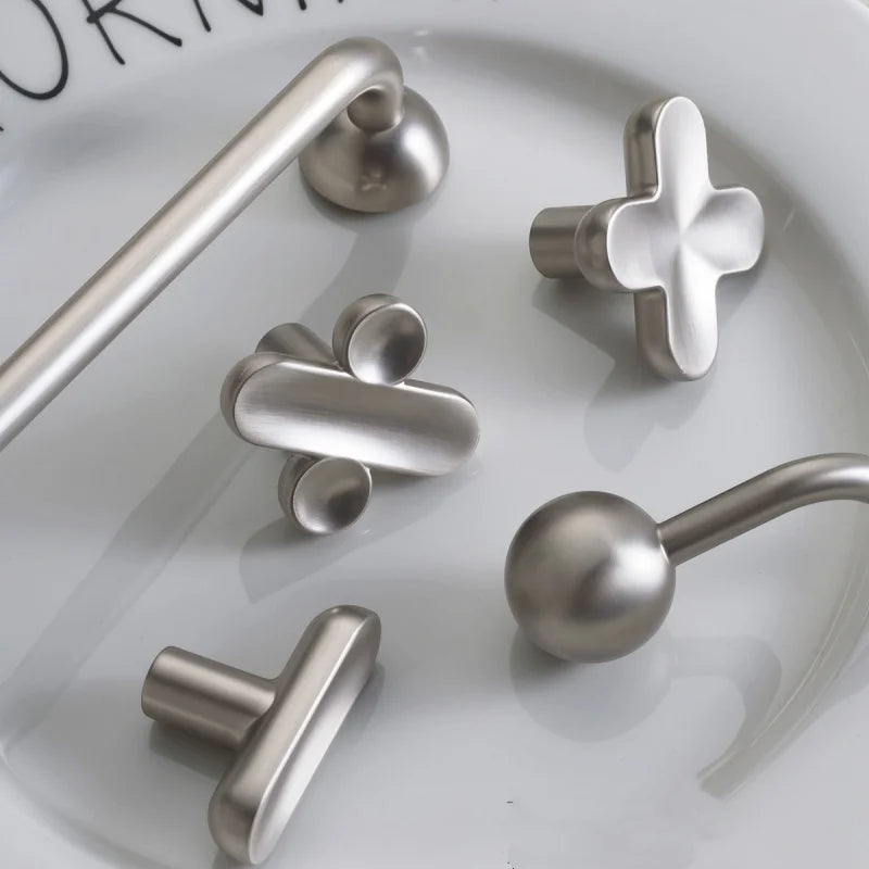 Poignée de Meuble Nickel Brossé, Boutons et Barres, Entraxe 96 à 256 mm, vue 5