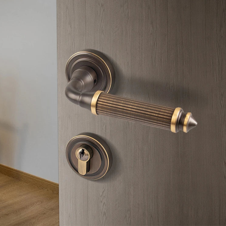 Poignée de Porte en Bronze Patiné avec Serrure – Style Ancien et Finition Antique Bleu