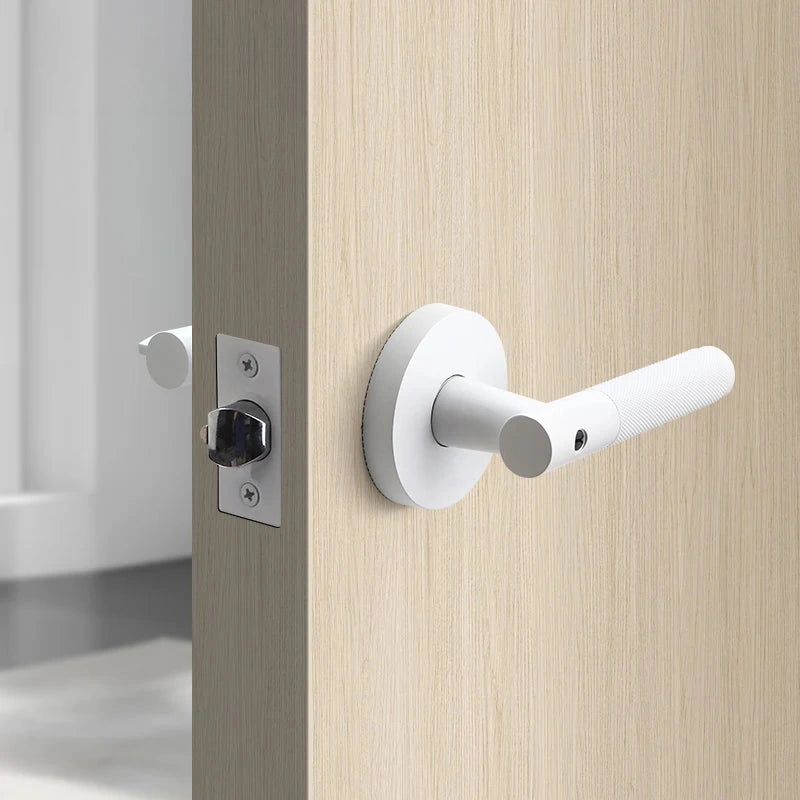Poignée de Porte Moletée à Clé Intégrée sur Rosace Ronde, 4 Finitions, vue 4
