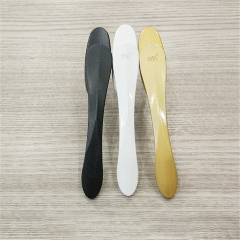 Poignée de Fenêtre Aluminium Forme Lame, Blanche, Noire ou Dorée, Carré 7 mm, 164 mm, vue 3