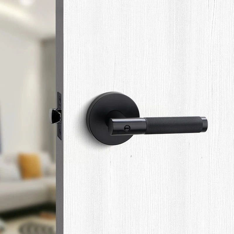 Poignée de Porte Moletée à Clé Intégrée sur Rosace Ronde, 4 Finitions, vue 6