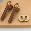 Poignée de porte en bois brut – Finition dorée design pour porte intérieure moderne