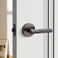 Poignée de Porte Moletée à Clé Intégrée sur Rosace Ronde, 4 Finitions, vue 2