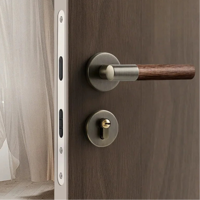 Poignée de porte en bois avec serrure – Design moderne pour chambre