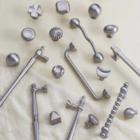 Poignée de Meuble Nickel Brossé, Boutons et Barres, Entraxe 96 à 256 mm, vue 2