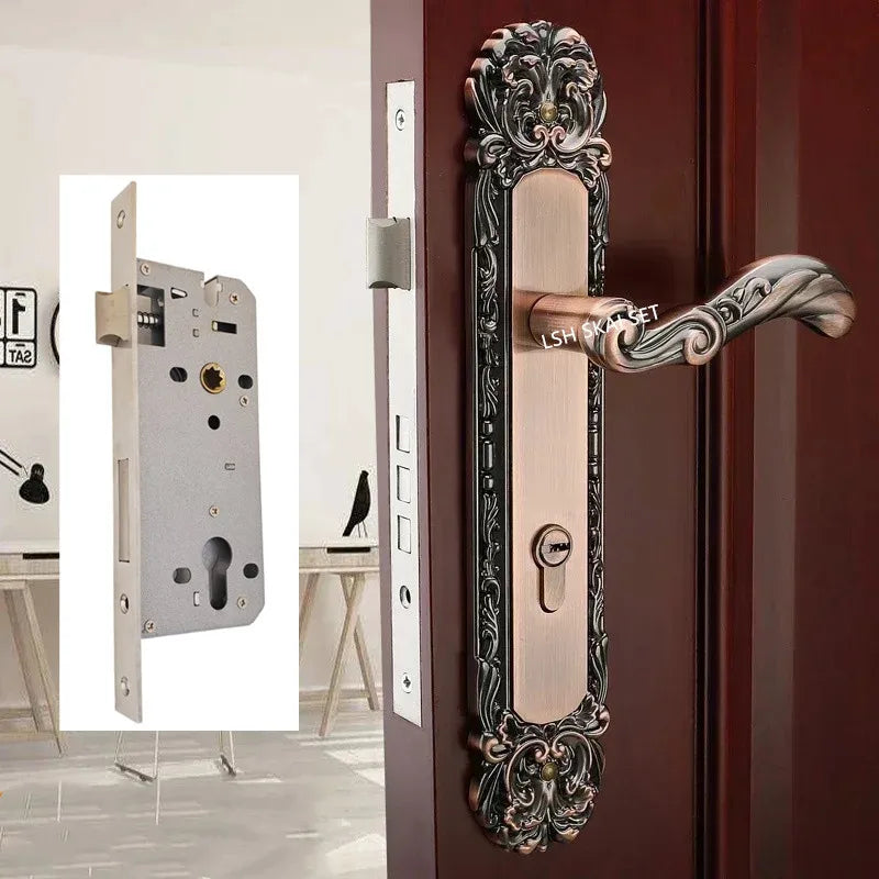 Poignée de Porte Ornée sur Plaque avec Serrure à Larder, Entraxe 85 mm, vue 10