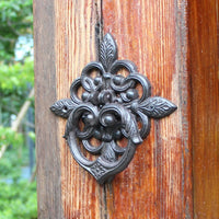 Heurtoir de Porte Ancien en Fonte à Patine Rustique, Anneau Ouvragé, vue 2