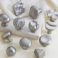 Poignée de Meuble Nickel Brossé, Boutons et Barres, Entraxe 96 à 256 mm, vue 4