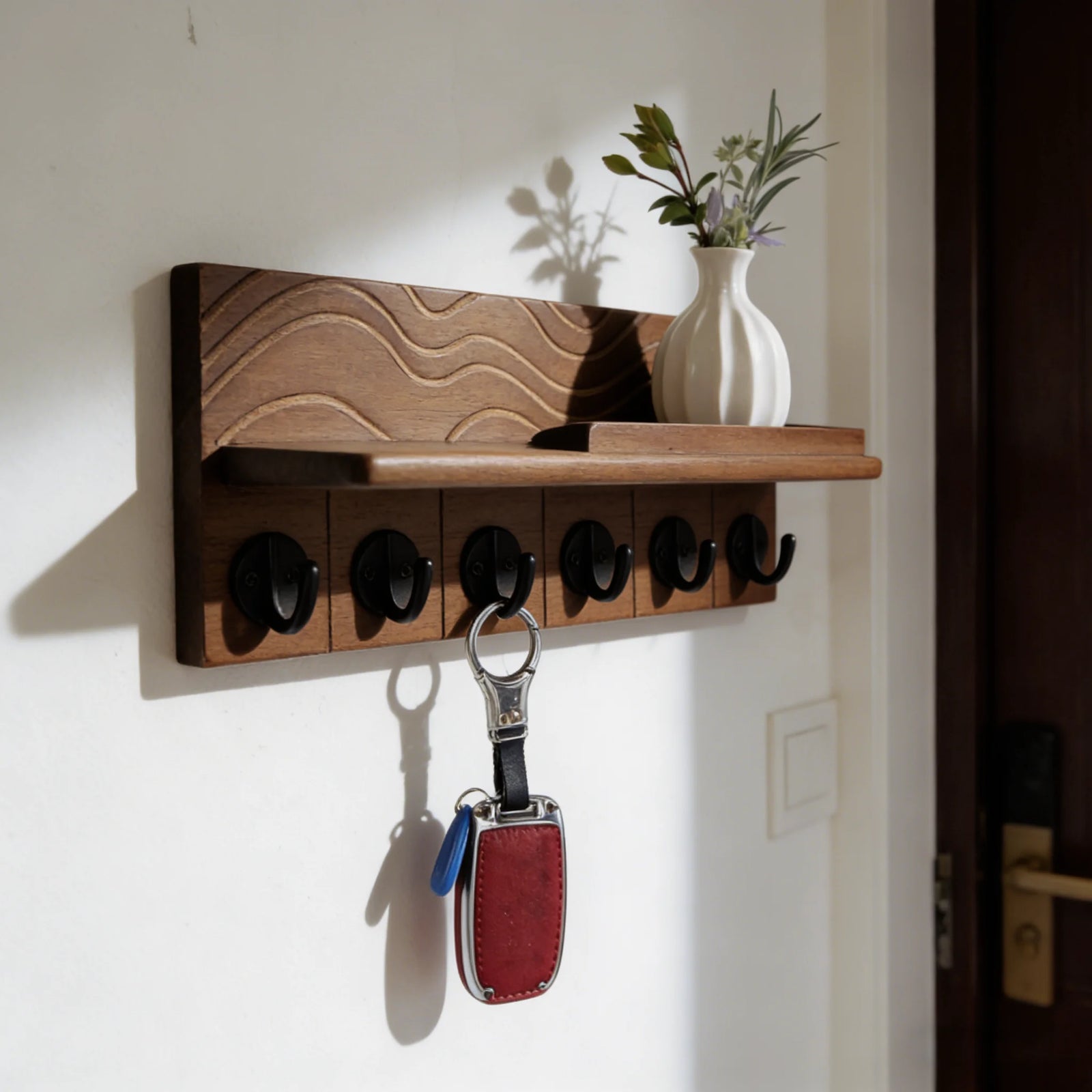 Porte-Clés Mural en Pin Massif avec Étagère, 6 Crochets, Marron ou Noir