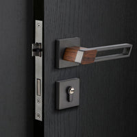 Poignée de Porte Noire à Béquille Ajourée sur Rosace Carrée, avec Clé