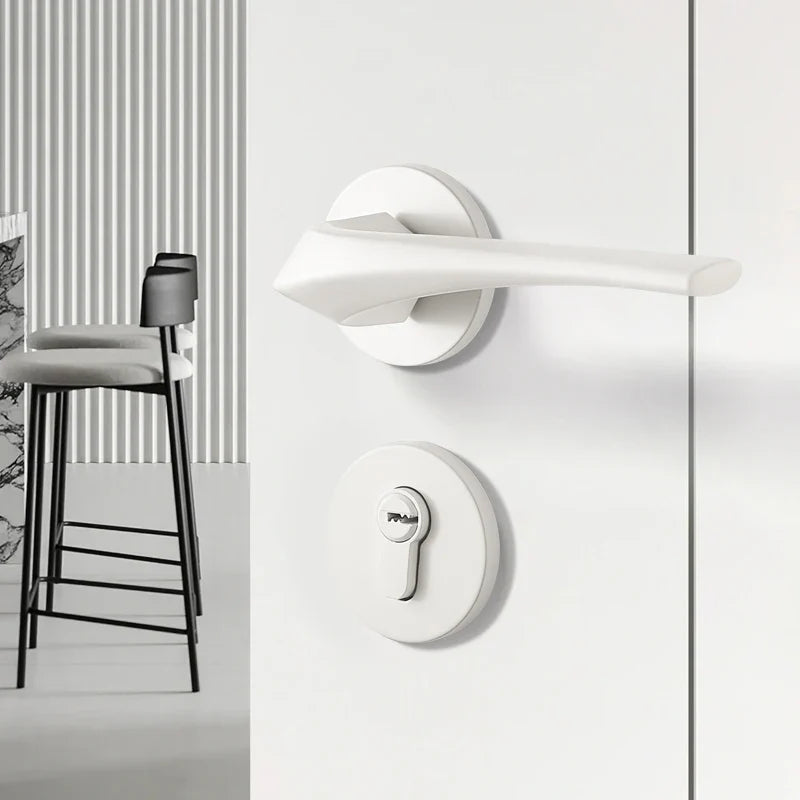 Poignée de Porte Blanche Galbée avec Serrure à Clé, Entraxe 58 mm
