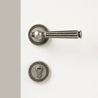 Poignée de Porte Laiton Argent Antique, Béquille Cannelée, Serrure et Clés, vue 2