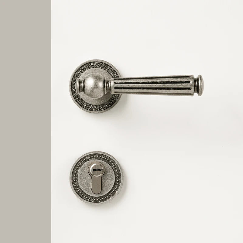 Poignée de porte rétro en laiton argent antique avec serrure encastrable – Style classique décoré complet