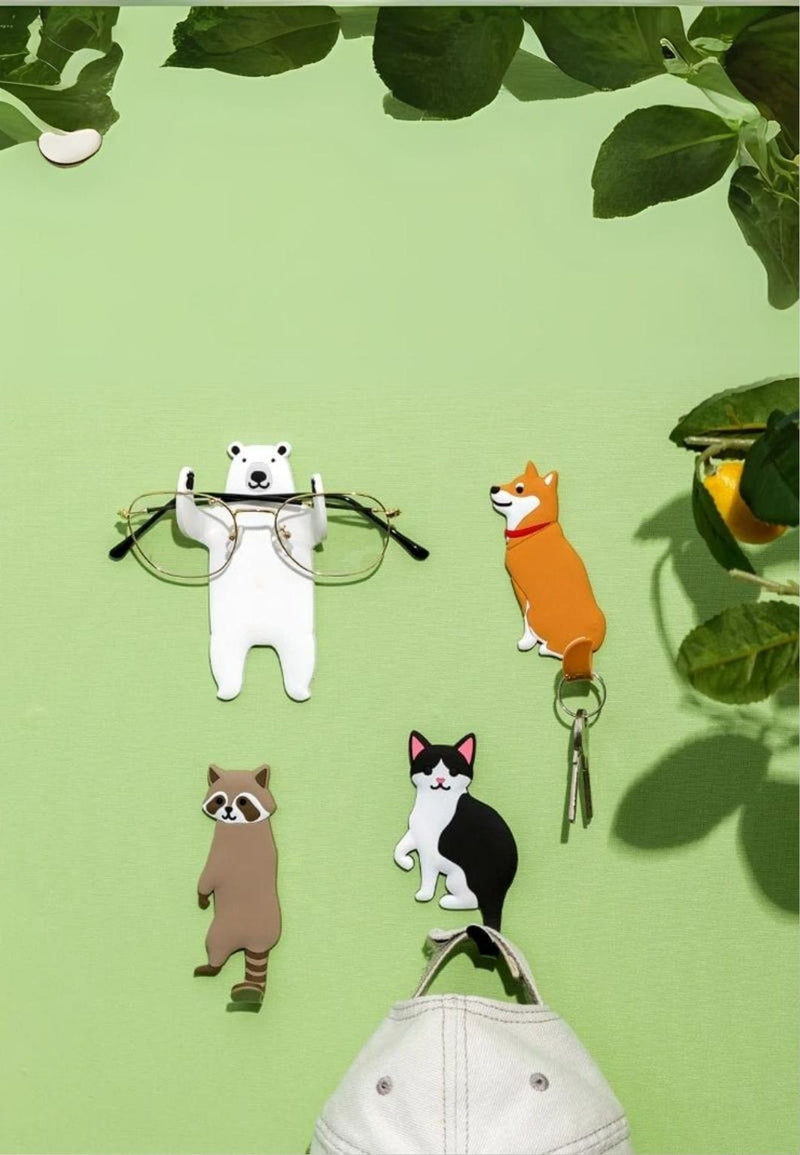 Patère Murale Adhésive Enfant Chien Blanc Tacheté de Brun en Silicone, vue 2