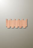 Porte-Manteau Mural Design en Bois Clair, 4 Patères Pliables