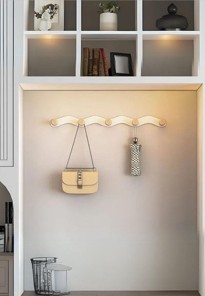 Porte-Manteau Mural Blanc et Bois, Barre Ondulée à 5 Crochets